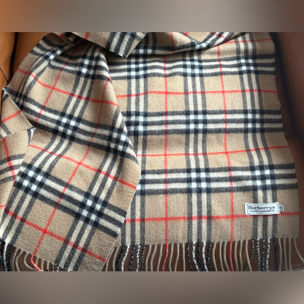 Burberry Nova check 100% Cashmere Scarf